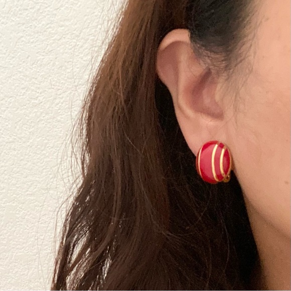 Vintage MONET Red Enameled Round Gold-tone Clip On Earrings - Picture 3 of 11